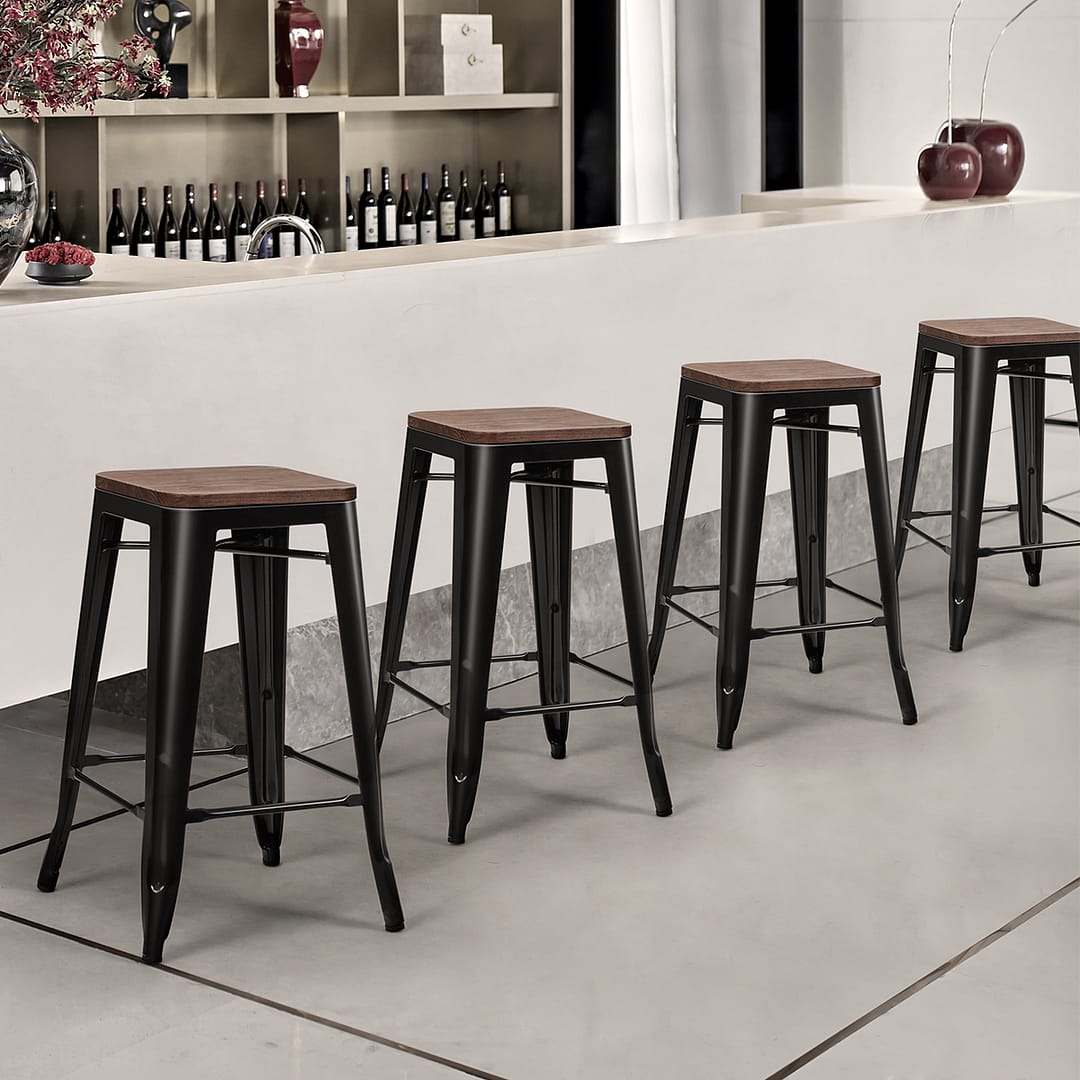 Costway Set di 4 sgabelli da bar di metallo, Sgabello 64,5 cm con sedile in legno gambe in ferro e poggiapiedi, Nero