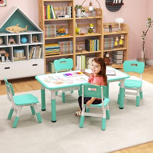 Costway Set tavolo per bambini e 4 sedie multiattività, Scrivania regolabile in altezza con piano graffiti Verde