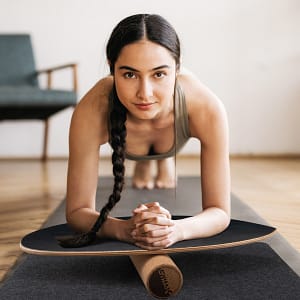 Costway Tavola oscillante realizzata in legno di betulla e sughero, Balance board con rullo e copertura antiscivolo Nero