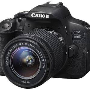 Canon EOS 700D + EF-S 18-55 mm 18 MP CMOS SLR Kit 5184 x 3456 pixel Nero -Ricondizionato – Ottime condizioni