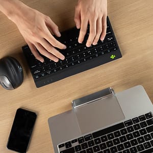 R-Go Tools Compact Break Tastiera ergonomica R-Go , tastiera compatta con software break, AZERTY (FR), Bluetooth, nero – nuovo